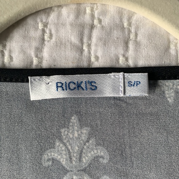 Women’s blouse - Picture 2 of 3